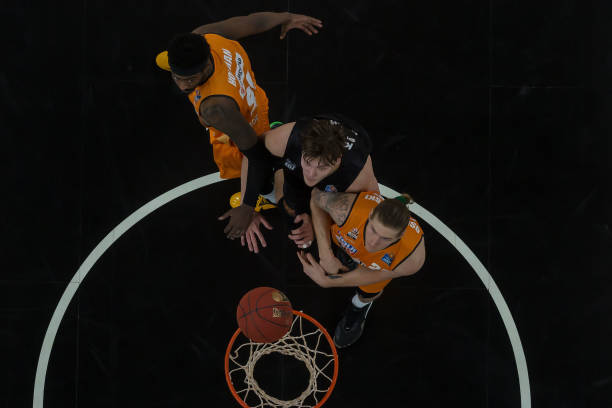 关键时刻被 关键时刻被