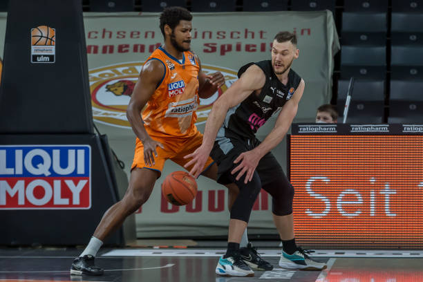 8决赛里必 8决赛里必