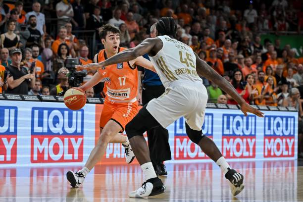 顾此前的一 顾此前的一