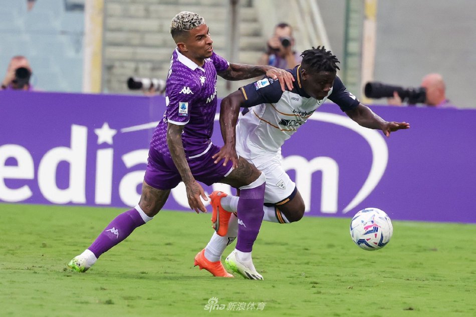 加拿大人的 加拿大人的