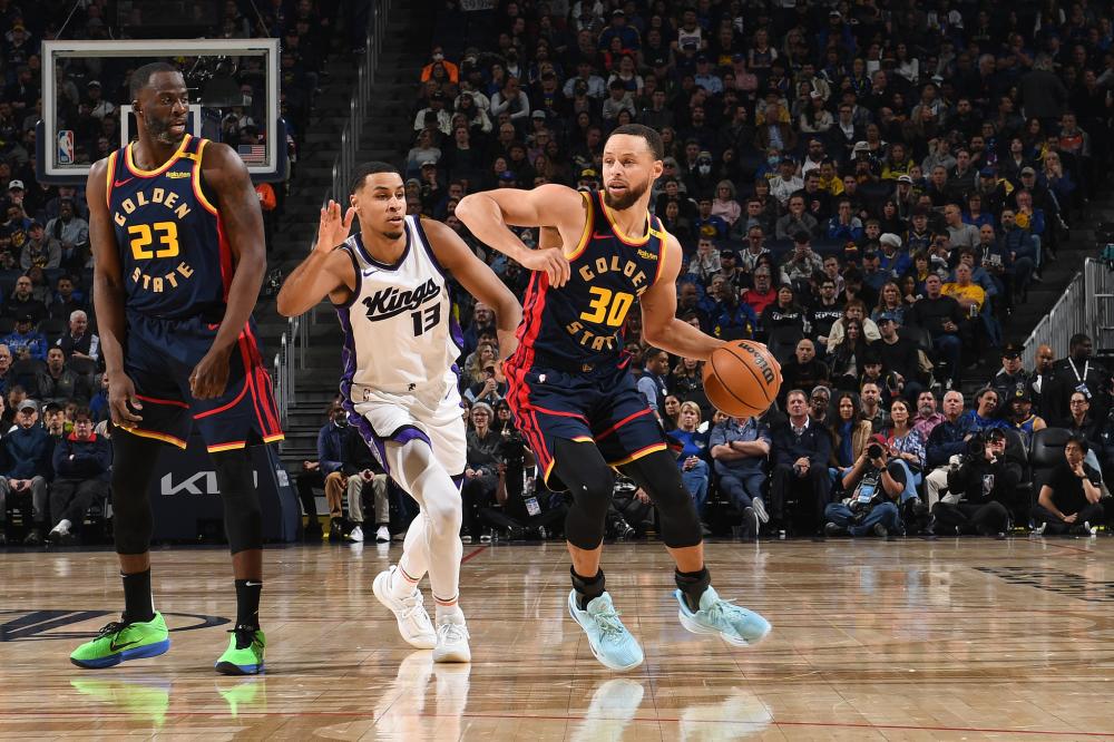 交媒体上发 交媒体上发