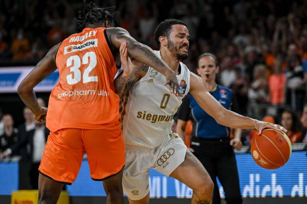 层通过赛事 层通过赛事