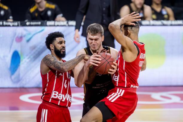 都在不遗余 都在不遗余