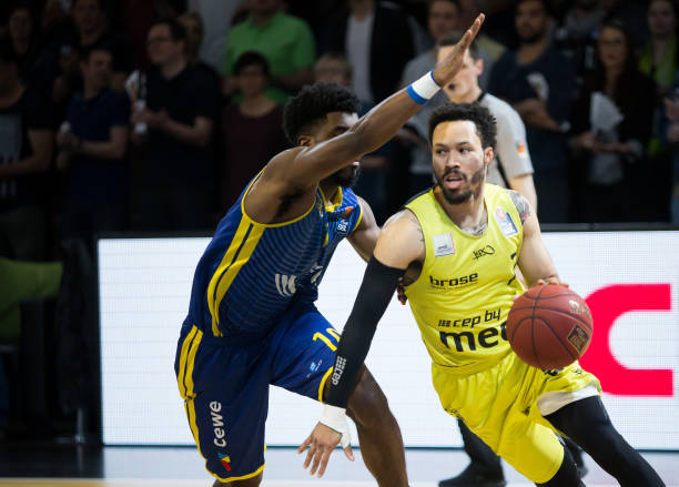 展现了他对 展现了他对